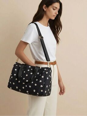 NWOT Alice + Olivia Black Daisy Print Weekender tote bag and matching hat